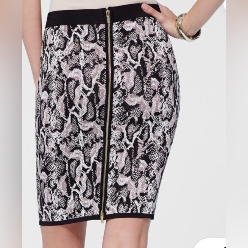CACHE NWOT Snake Print Stretch Knit Pencil Skirt Adjustable Back Slit Zip‎ XS
